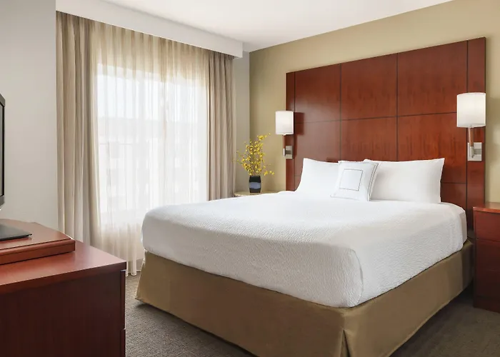 Hotel By Marriott Charleston North/ashley Phosphate