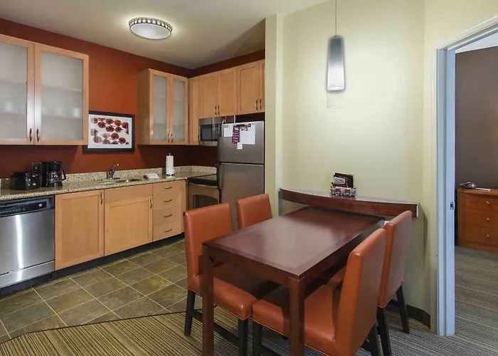 Hotel By Marriott Charleston North/ashley Phosphate